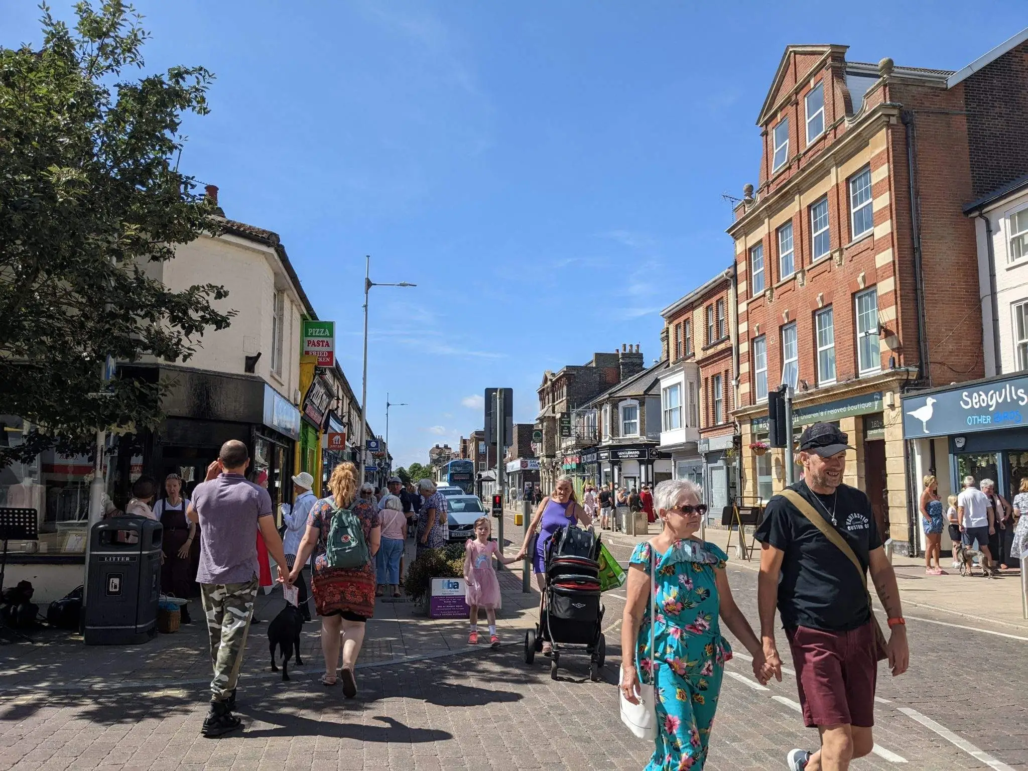 Figure 5 – London Road South bustling with visitors, and customers in 1940s dress at the Beach Cafe